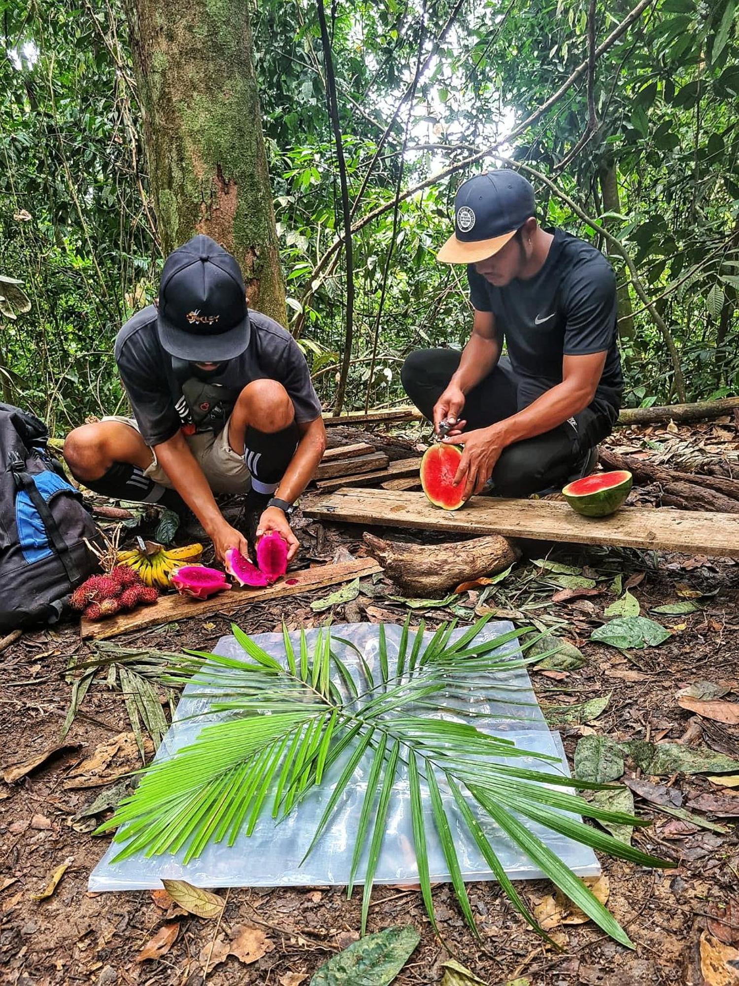 Batu Kapal Guest House & Jungle Trekking Bukit Lawang Exteriér fotografie