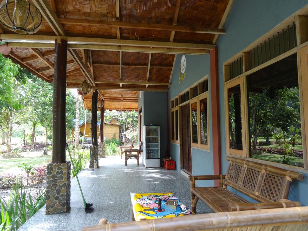 Batu Kapal Guest House & Jungle Trekking Bukit Lawang Exteriér fotografie