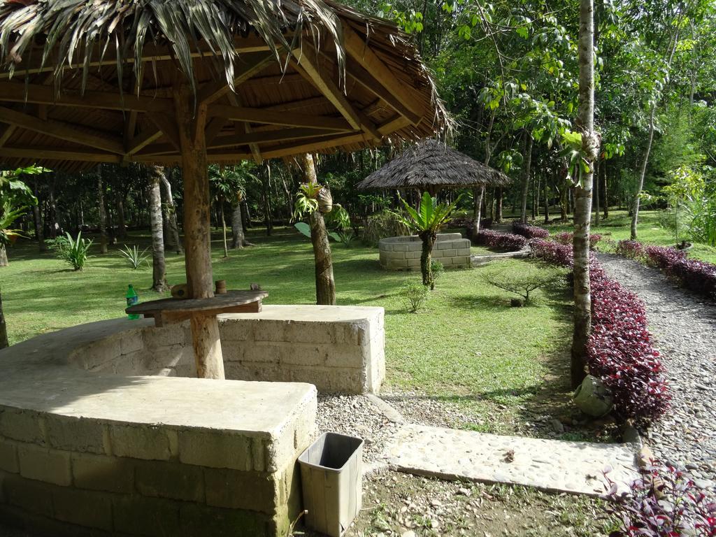 Batu Kapal Guest House & Jungle Trekking Bukit Lawang Exteriér fotografie