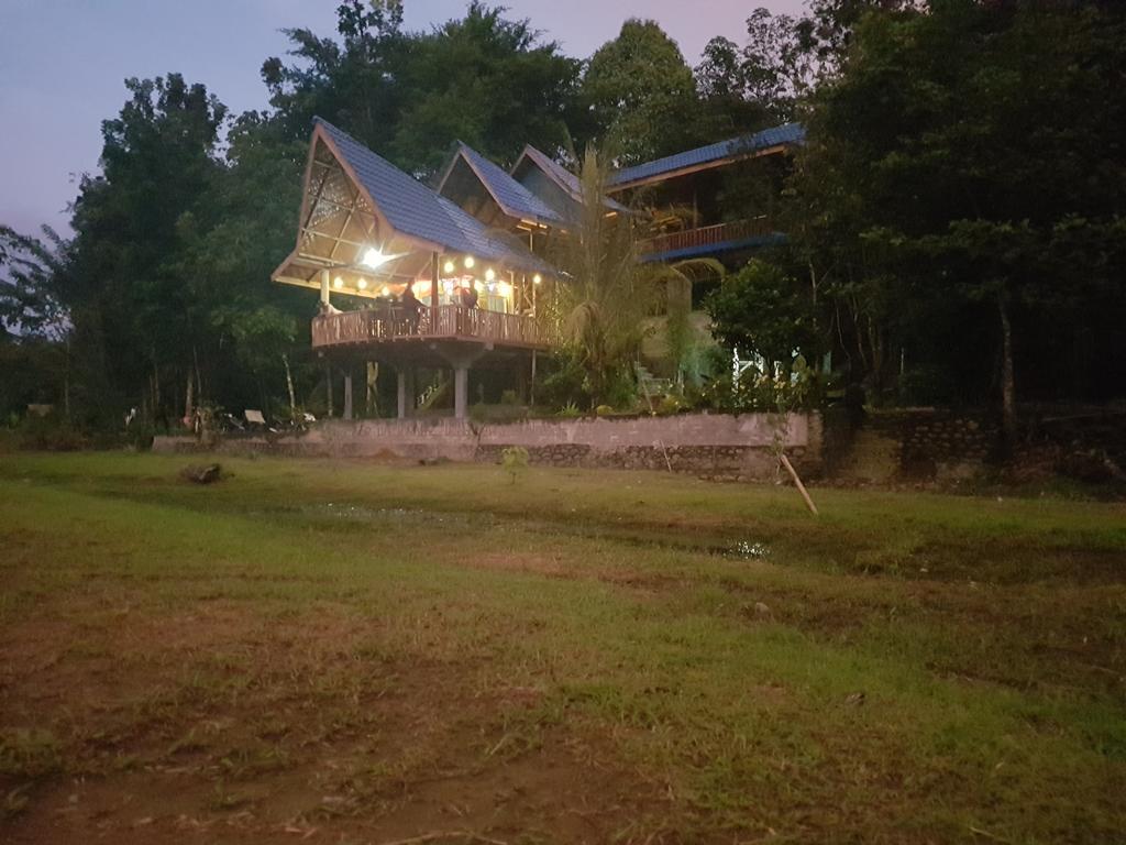 Batu Kapal Guest House & Jungle Trekking Bukit Lawang Exteriér fotografie